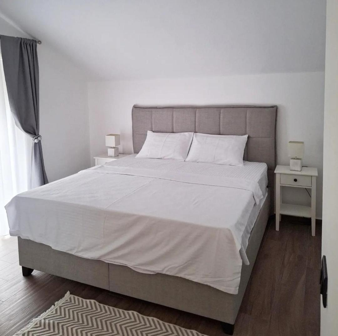 Apartments Ponta Krasici Τίβατ Εξωτερικό φωτογραφία